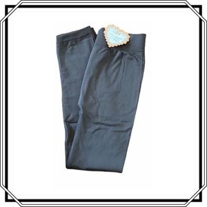 Sale! ❤️4 for $20❤️Fabric & Fabric Gray Leggings